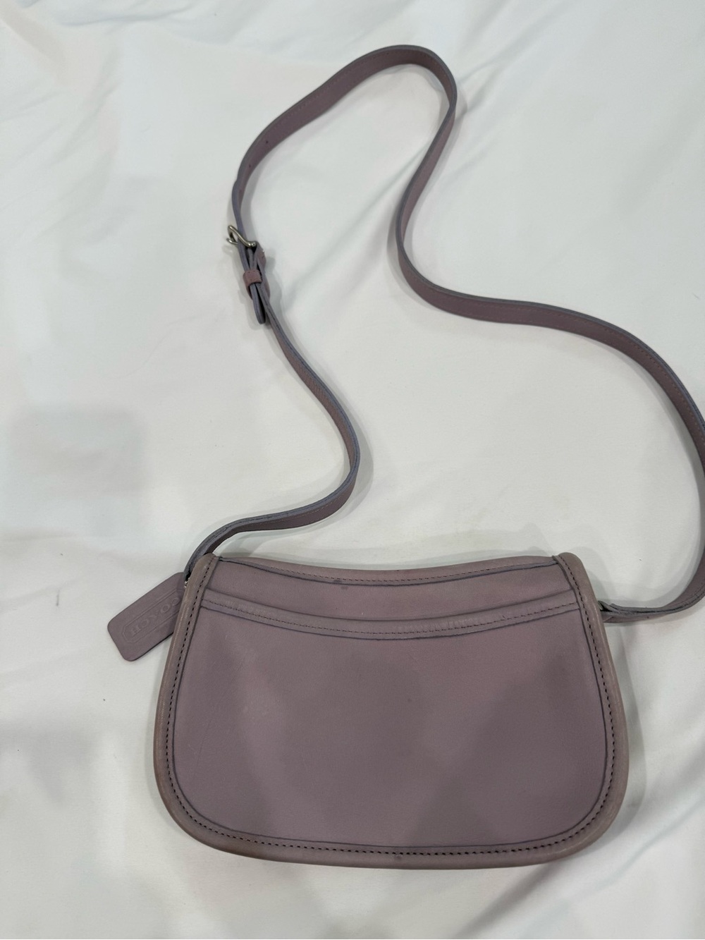 COACH RARE VTG Wendie  Leather  Lavender Crossbody Bag. Adjustable Strap 1998